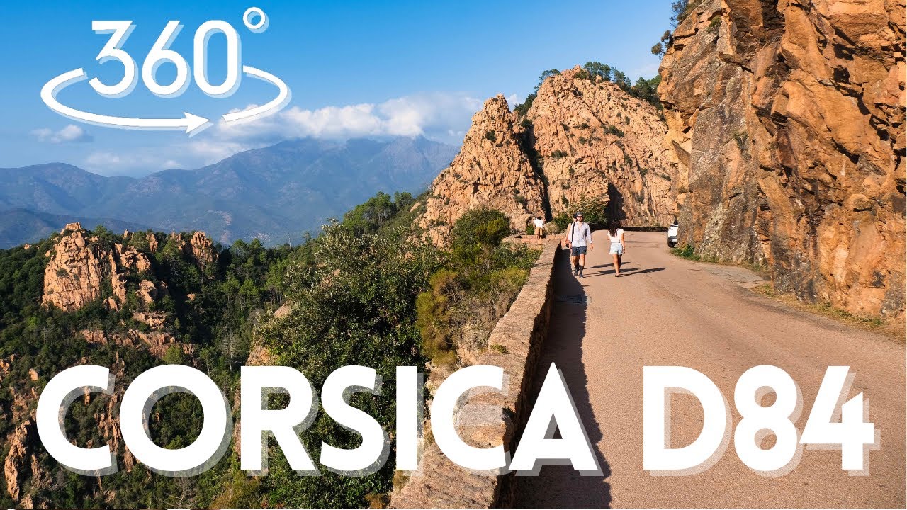 Route sinueuse de montagne en Corse avec panorama spectaculaire